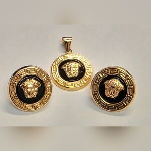 💕Medusa Pendant And Earrings Set